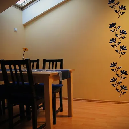 Przy Zoo Hostel *