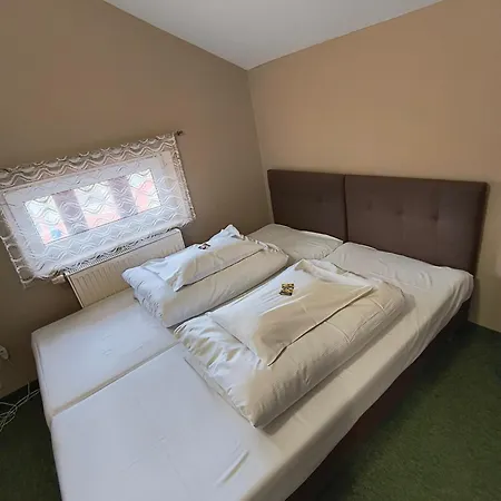 Przy Zoo Hostel