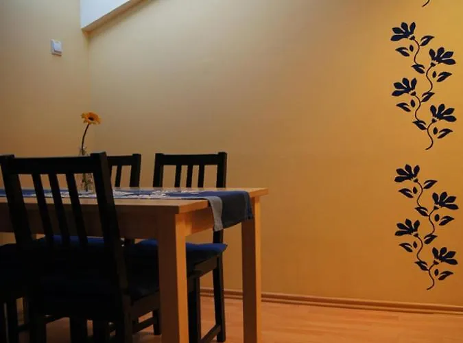 Przy Zoo بيت شباب *