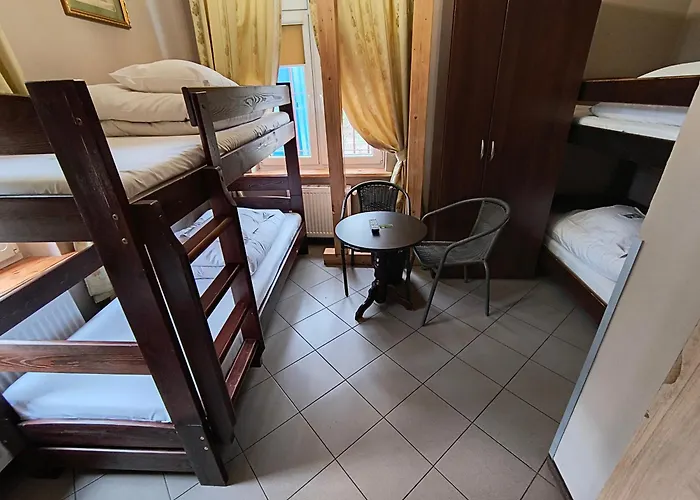 Przy Zoo بيت شباب *