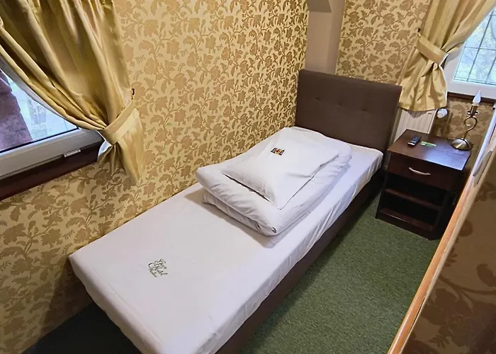 Przy Zoo بيت شباب *